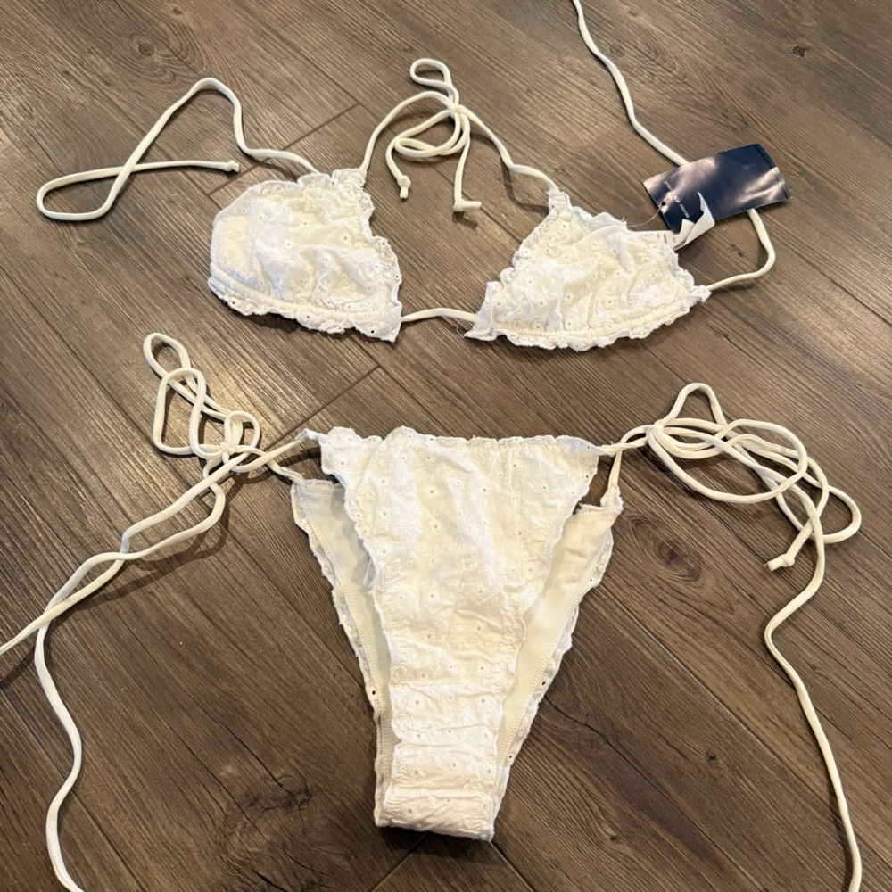 Brandy Melville Eyelet Bikini Set Size Small NWT